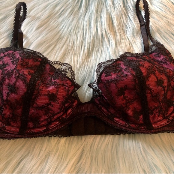 NWOT~VS. 36B Bra🖤 - Picture 2 of 16